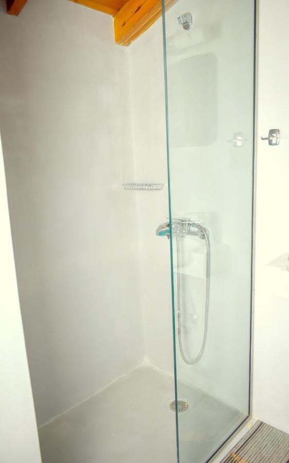 Augoustinos - Sea Side Luxury Apartments 아르테미다 외부 사진